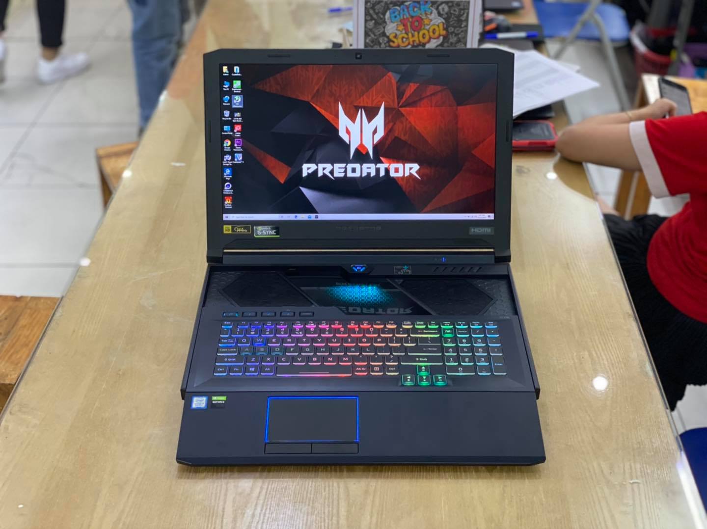 Laptop Predator Helios 700 PH717-71-67.jpg